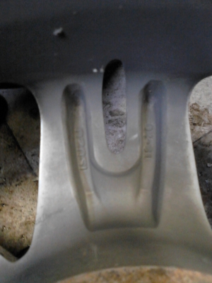 MAG  ขอบ 16   ISUZU 6 รู      ชุด 4 ล้อ  TEL.081-427-3941