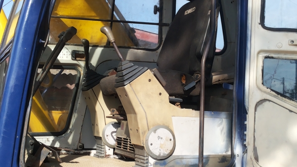 คนอุดรธานีวางจอง20000ขอเวลา3วันขายด่วนรถเเม็คโครKOBELCO SK200มาค์รทีรถนำเข้าเก่าญี่ปุ่นเเท้ไม่เคยใช้งานในเมืองไทยเลย