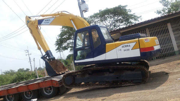 คนอุดรธานีวางจอง20000ขอเวลา3วันขายด่วนรถเเม็คโครKOBELCO SK200มาค์รทีรถนำเข้าเก่าญี่ปุ่นเเท้ไม่เคยใช้งานในเมืองไทยเลย