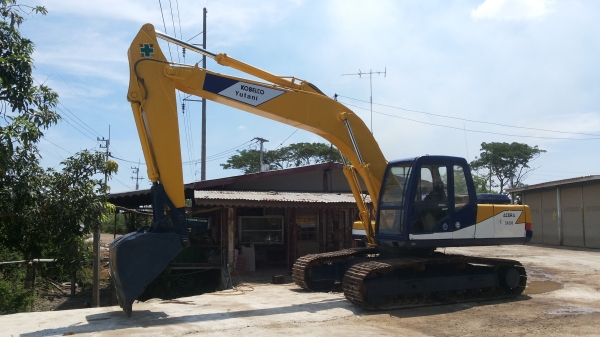 คนอุดรธานีวางจอง20000ขอเวลา3วันขายด่วนรถเเม็คโครKOBELCO SK200มาค์รทีรถนำเข้าเก่าญี่ปุ่นเเท้ไม่เคยใช้งานในเมืองไทยเลย
