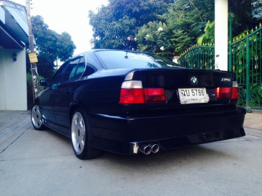 รถบ้านE34บิ๊กโน๊ตVIPสวยๆเครื่อง1jz เครื่องดีเดินเรียบวายสายมาครบ ช่วงล่างนิ้มนุ่มเลี้ยวไม่ดัง ขับนิ่ม แก๊ส+น้ำเป็นแก๊สออโต้สีสวย แอร์เย็น รถดูแลรักษาอย่างดี ไม่ผิดหวัง