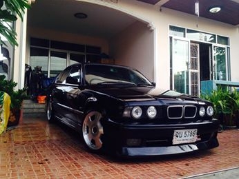 รถบ้านE34บิ๊กโน๊ตVIPสวยๆเครื่อง1jz เครื่องดีเดินเรียบวายสายมาครบ ช่วงล่างนิ้มนุ่มเลี้ยวไม่ดัง ขับนิ่ม แก๊ส+น้ำเป็นแก๊สออโต้สีสวย แอร์เย็น รถดูแลรักษาอย่างดี ไม่ผิดหวัง