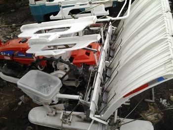 มาแล้วครับ - รถดำนา ปลูกข้าว 4 แถว  แบบเดินตาม หยอดเมล็ดได้  KUBOTA SP-4 มือสองญี่ปุ่นแท้