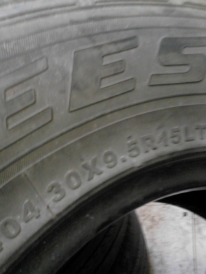 30X9.50R15  DEESTONE PAYAK A/T   มี 1 เส้น  TEL.081-427-3941