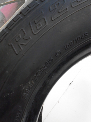 215/70R15 ขายยางเหมา เส้นละ 300 บาท ของ BRIDGESTONE  TEL.081-427-3941
