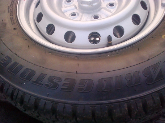 ล้อกระทะ16 6รูพร้อมยาง205R16บิดโตนป้ายแดงปี4813