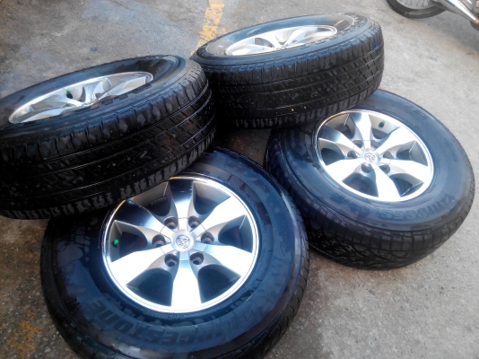 แม็กวีโก้พร้อมยาง 265-70-16 ยางบริสโตน ขายถูกๆปรับราคา6000พร้อมน็อต24ตัว