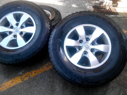 แม็กวีโก้พร้อมยาง 265-70-16 ยางบริสโตน ขายถูกๆปรับราคา6000พร้อมน็อต24ตัว