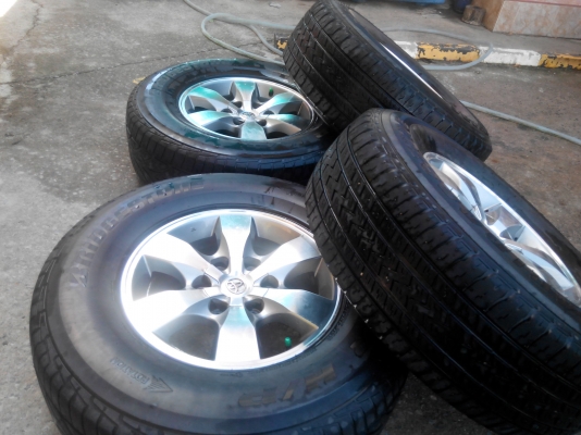 แม็กวีโก้พร้อมยาง 265-70-16 ยางบริสโตน ขายถูกๆปรับราคา6000พร้อมน็อต24ตัว