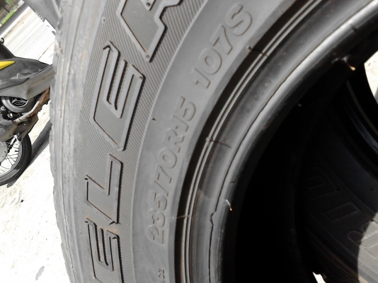 225/70R15 BRIDGESTONE DUELER A/T  มี 2 เส้น  โทร.081-427-3941