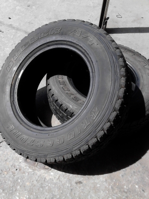 225/70R15 BRIDGESTONE DUELER A/T  มี 2 เส้น  โทร.081-427-3941