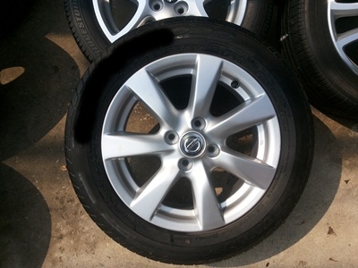 ขายล้อแม็กNISSAN ALMERA VL (รุ่นTOP) พร้อมยางปี 13 1 ชุด