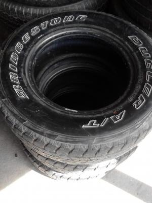 235/70R15 BRIDGESTONE DUELER A/T  มี 3 เส้น  โทร.081-427-3941