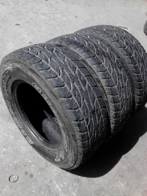 235/70R15 BRIDGESTONE DUELER A/T  มี 3 เส้น  โทร.081-427-3941