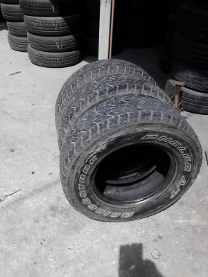 235/70R15 BRIDGESTONE DUELER A/T  มี 3 เส้น  โทร.081-427-3941