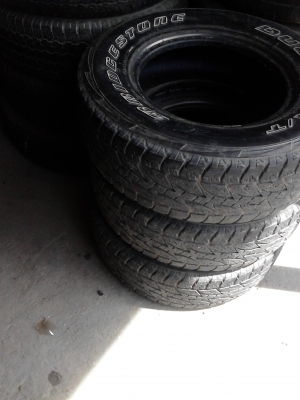 235/70R15 BRIDGESTONE DUELER A/T  มี 3 เส้น  โทร.081-427-3941