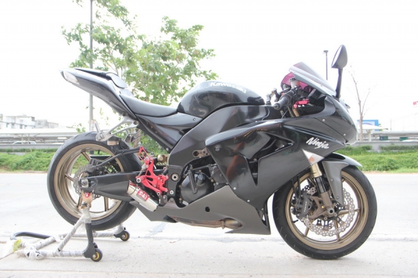 ขาย KAWASAKI ZX10R รถปี 2007 แต่งเต็มๆๆ พร้อมสรรพสามิต