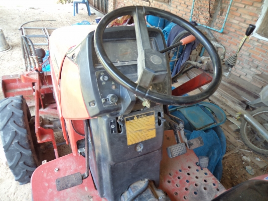 ขาย135000บาท รถไถ2เพลา อุปกร ผานหลัง ดันหน้า สภาพดีพร้อมใช้งานคับ