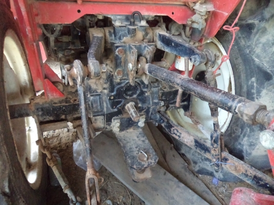 ขาย135000บาท รถไถ2เพลา อุปกร ผานหลัง ดันหน้า สภาพดีพร้อมใช้งานคับ