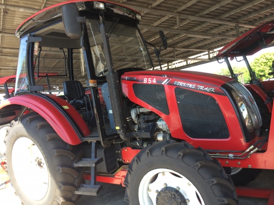 ขายถูกสู้วิกฤตเศรษฐกิจรถใหม่ป้ายแดงแทรกเตอร์ Berkins Track 4 WD