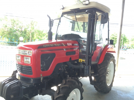 ขายถูกสู้วิกฤตเศรษฐกิจรถใหม่ป้ายแดงแทรกเตอร์ Berkins Track 4 WD ขายถูกสู้วิกฤตเศรษฐกิจรถใหม่ป้ายแดงแทรกเตอร์ Berkins Track 4 WD