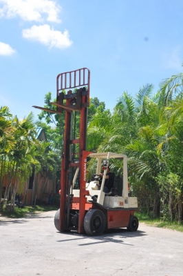 ขายFORKLIFT NISSAN2ตัน สภาพสวยเดิมจากญี่ปุ่นยังไม่เคยใช้านในไทย 145,000เท่านั้น!!!