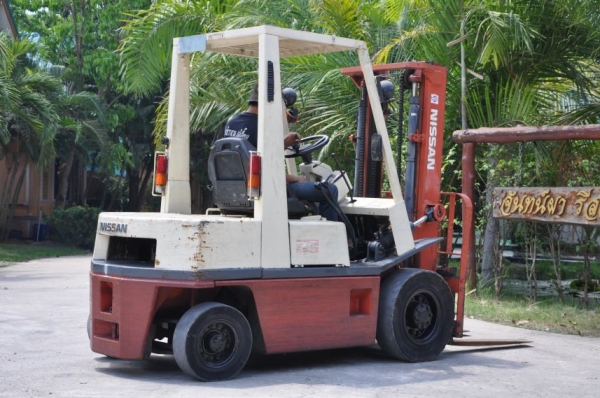 ขายFORKLIFT NISSAN2ตัน สภาพสวยเดิมจากญี่ปุ่นยังไม่เคยใช้านในไทย 145,000เท่านั้น!!!