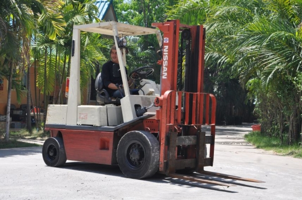 ขายFORKLIFT NISSAN2ตัน สภาพสวยเดิมจากญี่ปุ่นยังไม่เคยใช้านในไทย 145,000เท่านั้น!!!