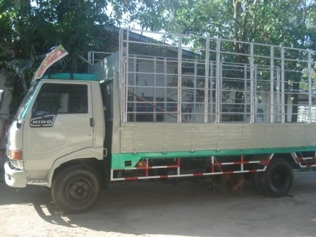 ขาย 6 ล้อ HINO FC กระบะคาร์โก้ ยาว 5.50 เมตร เครื่อง 120 แรงม้า