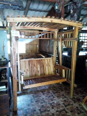 ชิงช้าไม้สักคะ