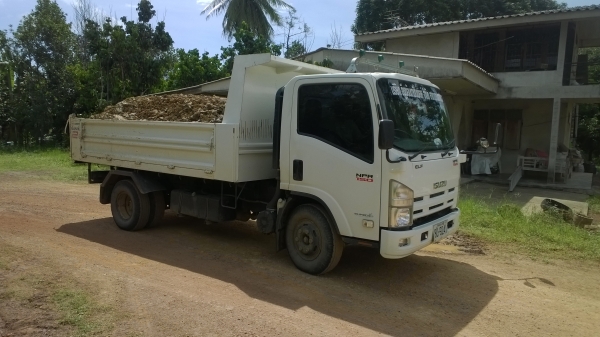 (มี4คัน)ขายดาวน์...ISUZU NPR 150แรง รุ่นเดียว ปีเดียวกัน ออกตามหลังกันและขายไปตามๆกัน...ทีละคัน