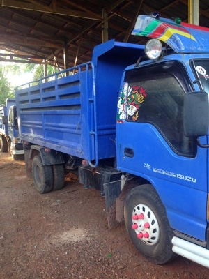 ขายรถบรรทุก6ล้อดั้ม
