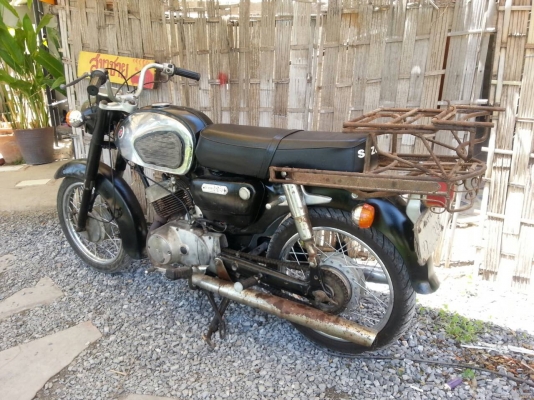 ขายk125 m1เครื่องดีขี่ได้เลยมีเล่มทะเบียนขาย13900สนใจ0853647170