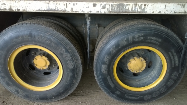 10ล้อเพลาเดียว 175แรง พื้นเรียบเหล็ก รถสวยมาก..ดูแลดี ซ่อมถึง..(รถแค่ใช้ในโรงงาน) เล่มพร้อม