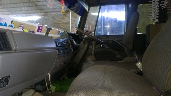 10ล้อเพลาเดียว 175แรง พื้นเรียบเหล็ก รถสวยมาก..ดูแลดี ซ่อมถึง..(รถแค่ใช้ในโรงงาน) เล่มพร้อม