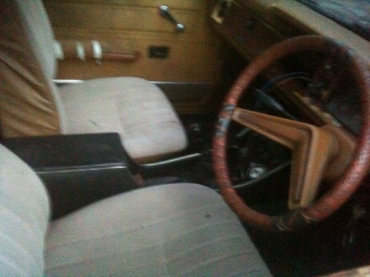 ขาย Ford Cortina เครื่องเดิม 2000CC สีน้ำตาลเดิมโรงงาน ขาย Ford Cortina เครื่องเดิม 2000CC สีน้ำตาลเดิมโรงงาน