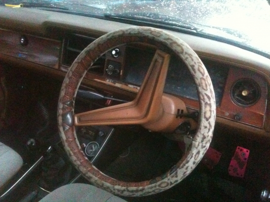 ขาย Ford Cortina เครื่องเดิม 2000CC สีน้ำตาลเดิมโรงงาน ขาย Ford Cortina เครื่องเดิม 2000CC สีน้ำตาลเดิมโรงงาน