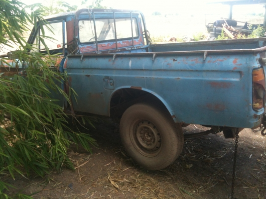 ขาย 521 สีฟ้า เครื่องISUZU ดีเซล ขาย 16,000 บาท เอาไปทำอะไหล่