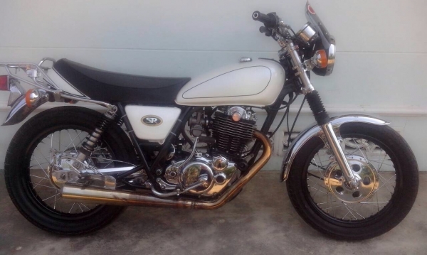 < ลดราคา > yamaha sr 400  อินวอย + สพม แท้ๆ 80,000 สนใจจริงต่อรองได้ ติดต่อโดยตรง 097-918-6183