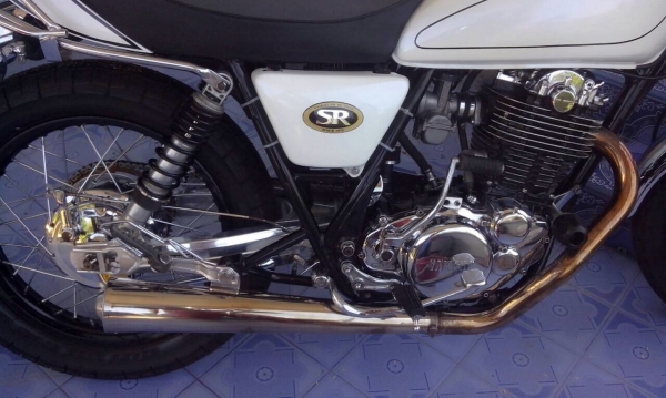 < ลดราคา > yamaha sr 400  อินวอย + สพม แท้ๆ 80,000 สนใจจริงต่อรองได้ ติดต่อโดยตรง 097-918-6183