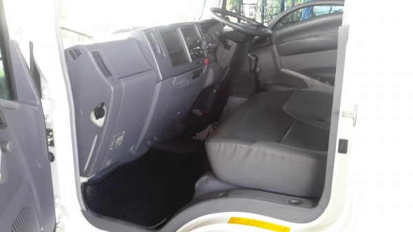 6 ล้อกลาง  *Euro.3*  ISUZU   NMR  130 แรงม้า *คอมมอนเรว* ยาว 4.30 ม. * รถสวยเดิม+สวยจริง *รถห้างแท้* มีเล่มพร้อมโอน