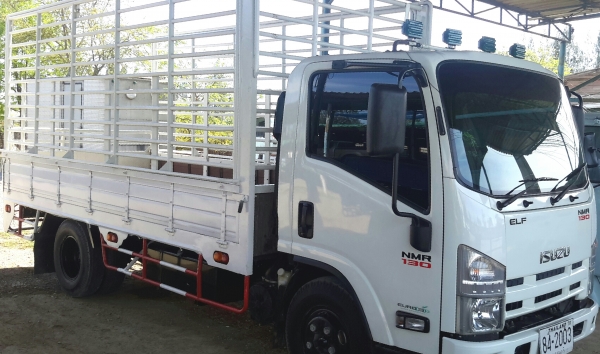 6 ล้อกลาง  *Euro.3*  ISUZU   NMR  130 แรงม้า *คอมมอนเรว* ยาว 4.30 ม. * รถสวยเดิม+สวยจริง *รถห้างแท้* มีเล่มพร้อมโอน