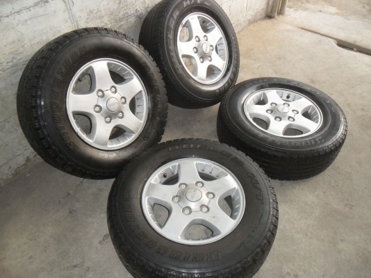 ล้อแม็ก 15นิ้ว 6รู อีซูซุ พร้อมยาง 225/70R15 สวยๆ 4 ล้อ ราคา 6700 บาท