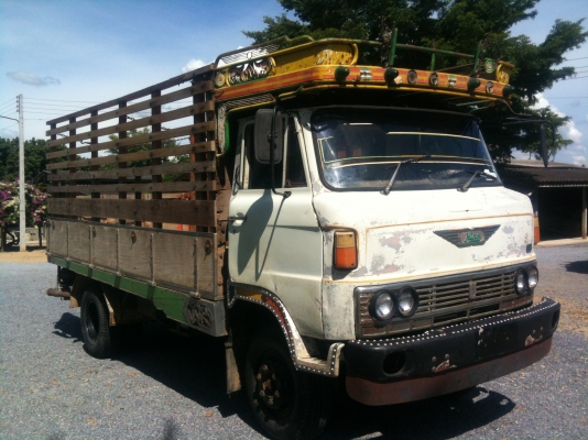 ขายรถ 6 ล้อ Hino KM310 เครื่องเดิม 110 แรง ไม่หลวมครับ กระบะไม้บานพับเป็นสแตนเลสทุกตัว 4.30 x 2.00 ม. ทะเบียน ม.79