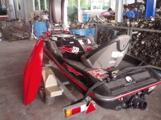 ขายเรือเจ็ตสกี 950 CCหัวฉีด ปี 2006 พร้อมเทลเลอร์ สดๆพึ่งเปิดตู้