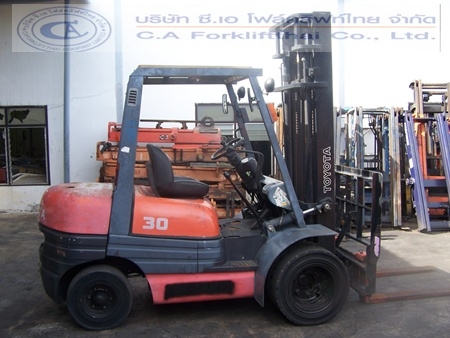 ขายรถ โฟล์คลิฟท์ TOYOTA รุ่น 6-FD30