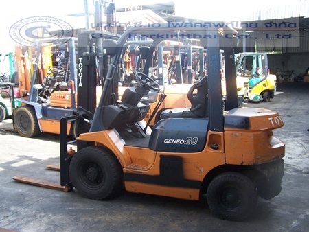 ขาย รถโฟล์คลิฟท์ TOYOTA รุ่น 7FG-20