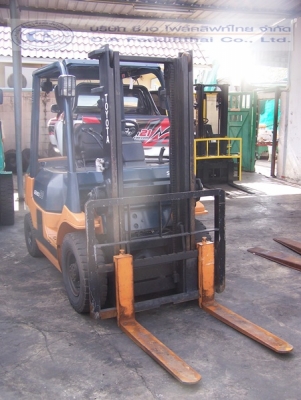 ขาย รถโฟล์คลิฟท์ TOYOTA รุ่น 7FG-20