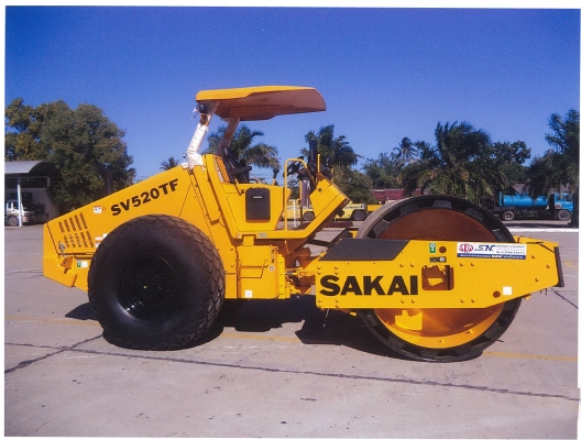 รถบดสั่นสะเทือนล้อหนามหุ้มเรียบ SAKAI รุ่น SV520TF