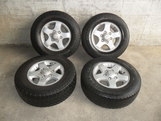 ล้อแม็ก15นิ้ว 6รู อีซูซุ พร้อมยาง 225/70R15 สวยๆ 4 ล้อ ราคา 6700 บาท